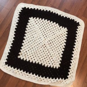 5/$25 Boho Vintage Crochet Small Throw